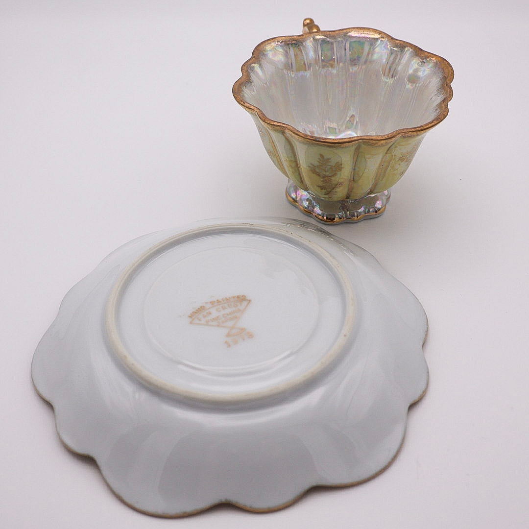 Fan Crest Iridescent Tea Cups with Saucers