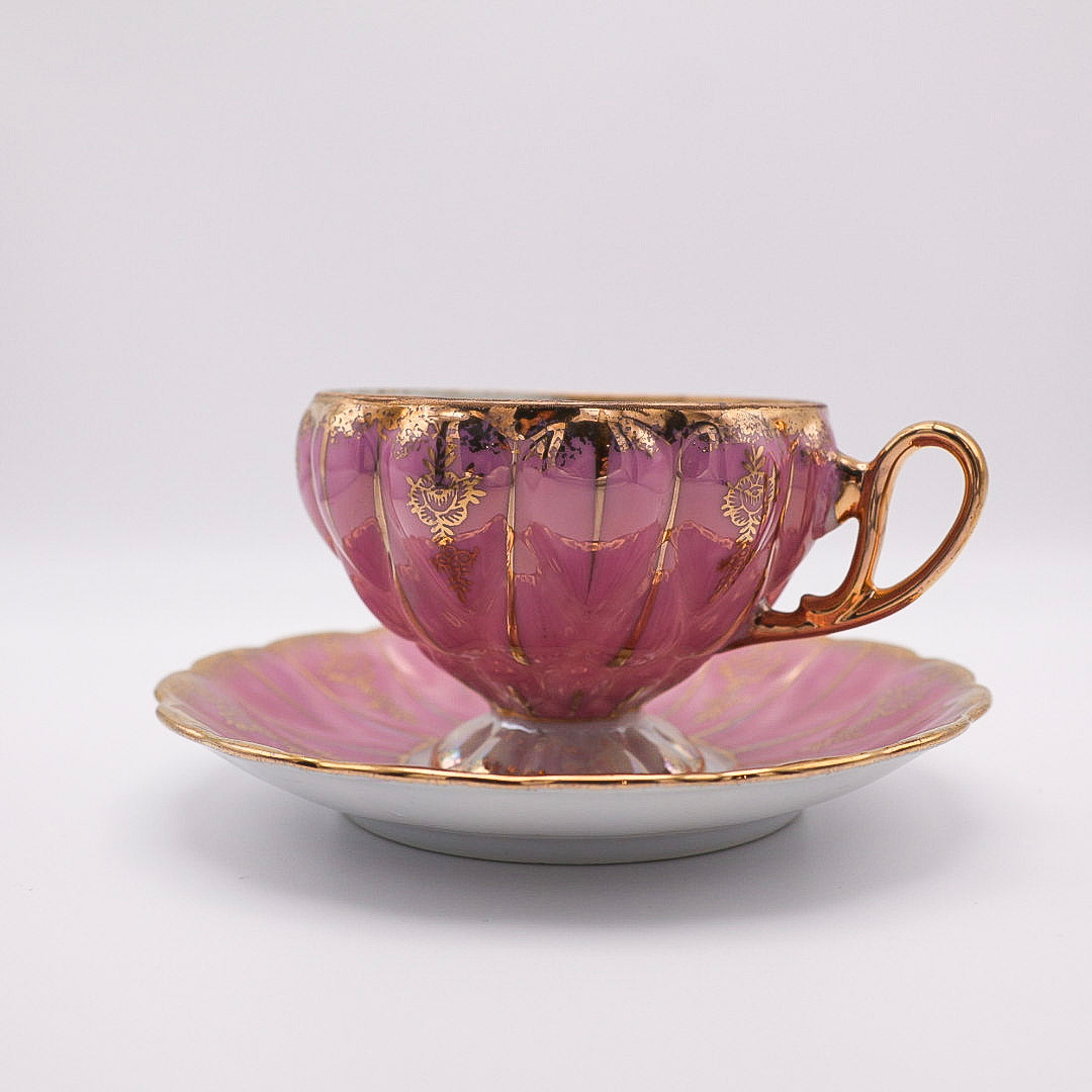 Fan Crest Iridescent Tea Cups with Saucers