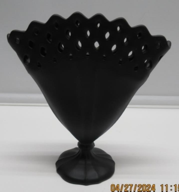 Black Satin Tiffin Fan Vase