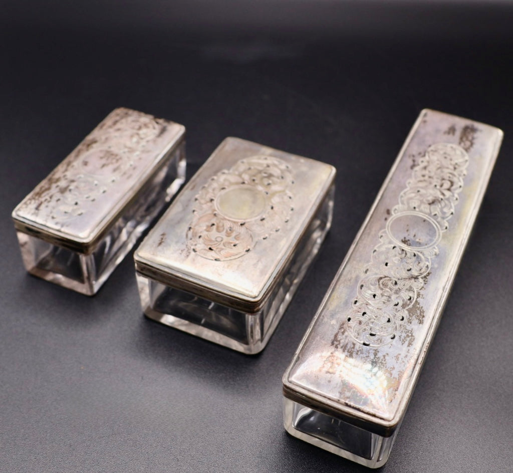 Antique Rosewood Traveling Dressing / Vanity Box with Accessories